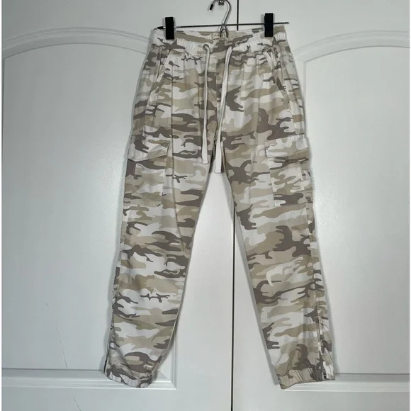 Sanctuary neutral camouflage print cargo joggers size XS - Picture 6 of 11
